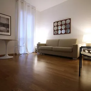 Brera - Fiori Chiari Charme Апартаменты Милан